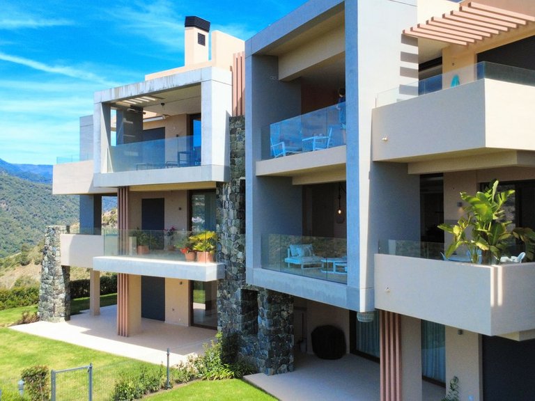 Apartment for Sale in Benahavís, Malaga 18