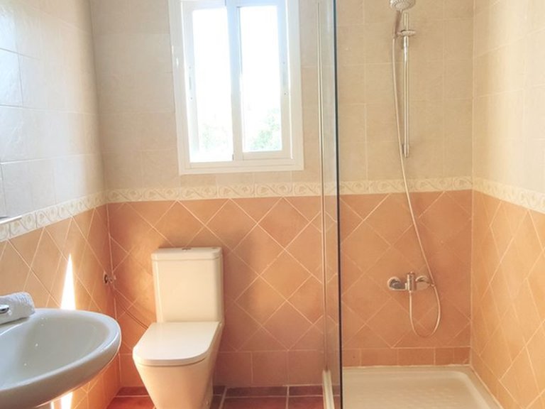 Villa for Sale in Alhaurín El Grande, Malaga 28