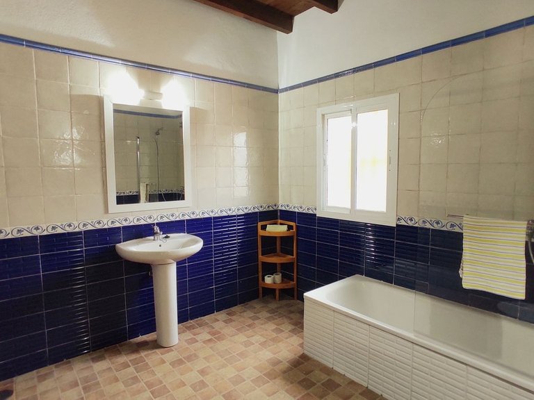 Villa for Sale in Alhaurín El Grande, Malaga 38