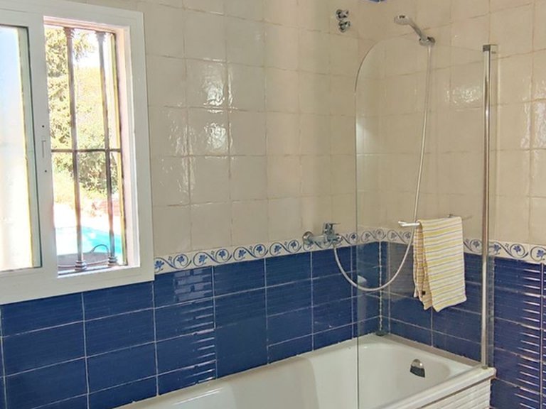 Villa for Sale in Alhaurín El Grande, Malaga 39
