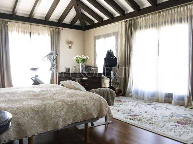 Villa for Sale in Marbella, Malaga 18