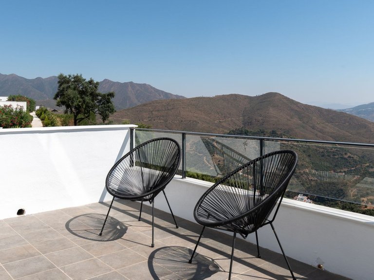Villa for Sale in La Mairena, Malaga 12