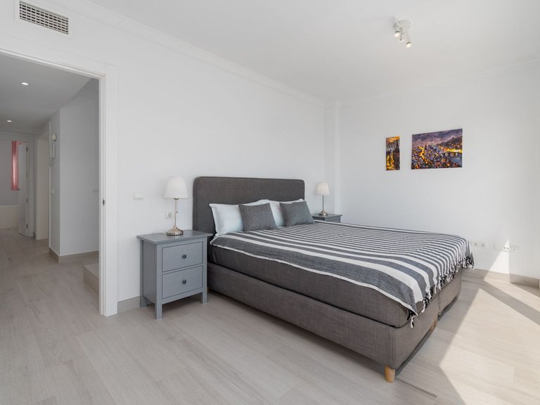 Villa for Sale in La Mairena, Malaga 15