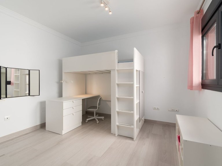 Villa for Sale in La Mairena, Malaga 16
