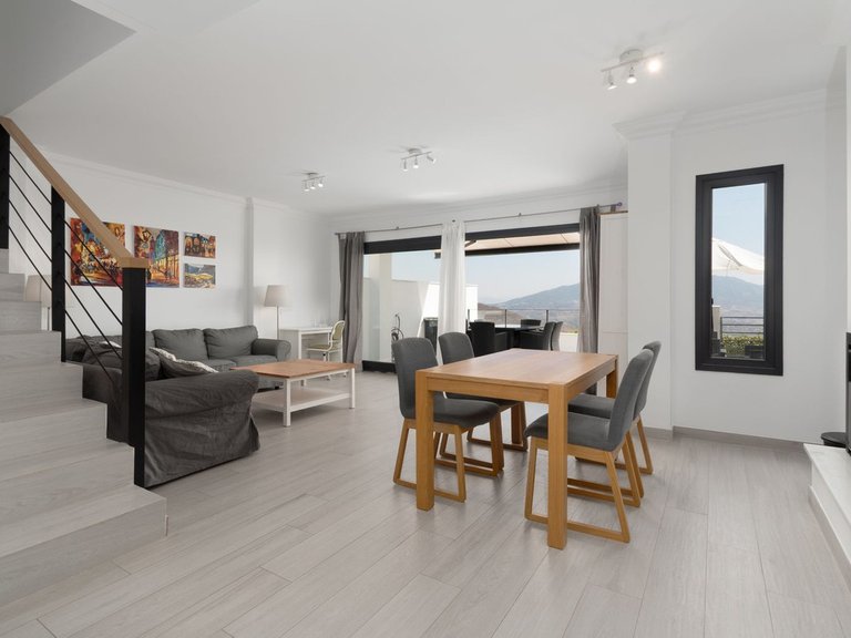 Villa for Sale in La Mairena, Malaga 19