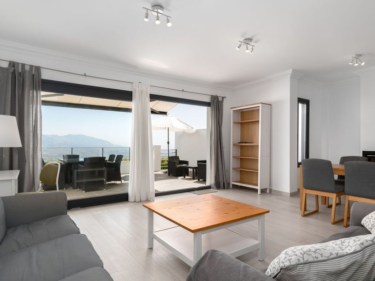 Villa for Sale in La Mairena, Malaga 20