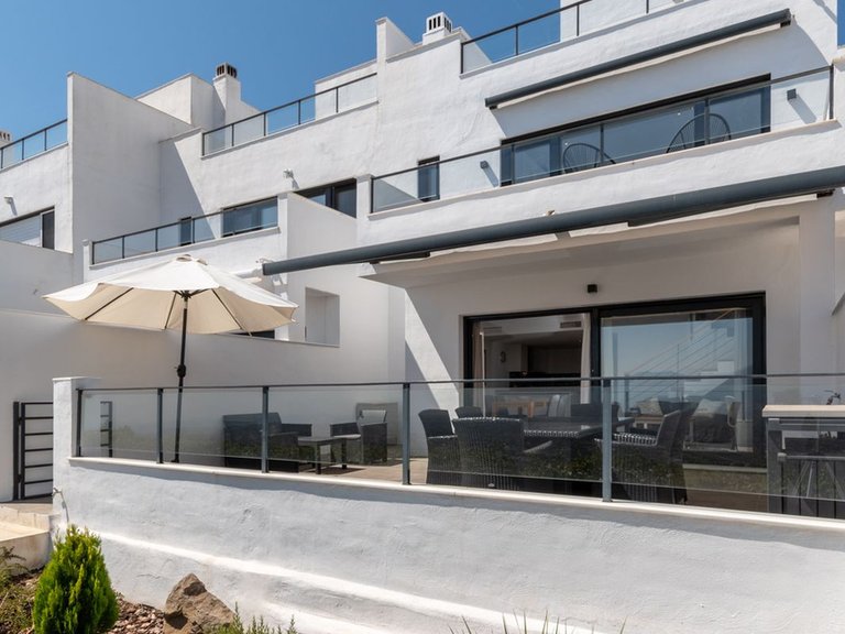 Villa for Sale in La Mairena, Malaga 3