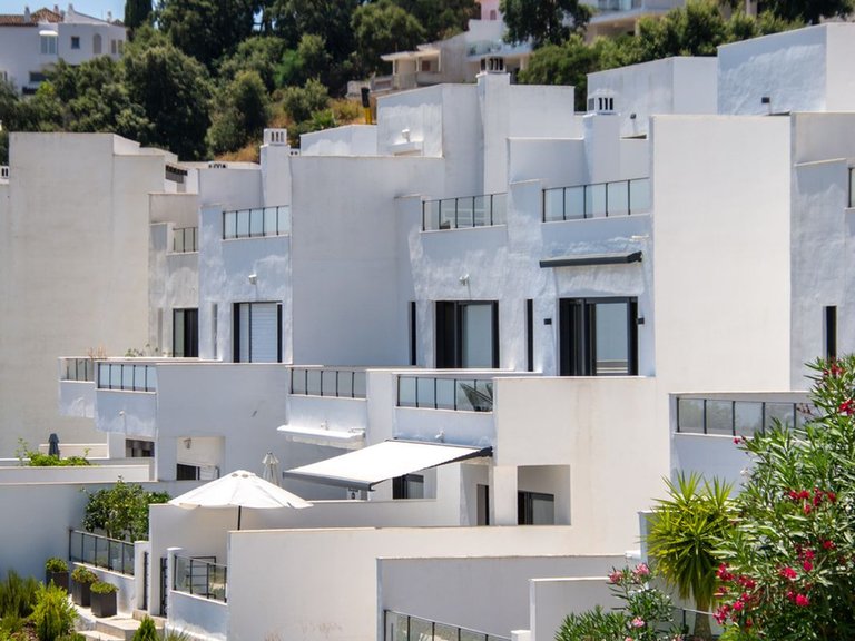 Villa for Sale in La Mairena, Malaga 33