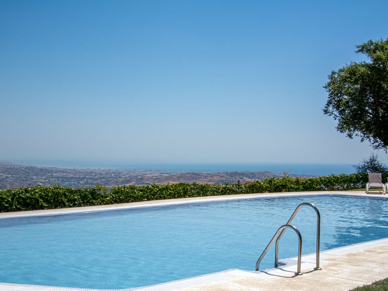 Villa for Sale in La Mairena, Malaga 34