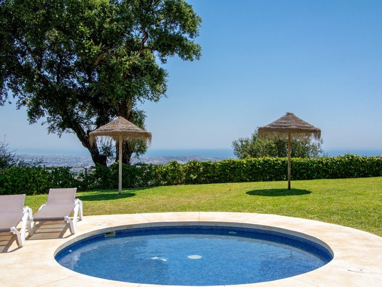 Villa for Sale in La Mairena, Malaga 37