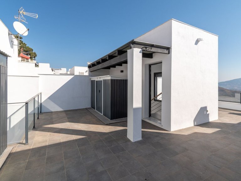 Villa for Sale in La Mairena, Malaga 39