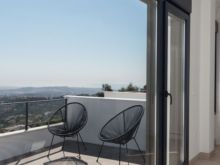 Villa for Sale in La Mairena, Malaga 9