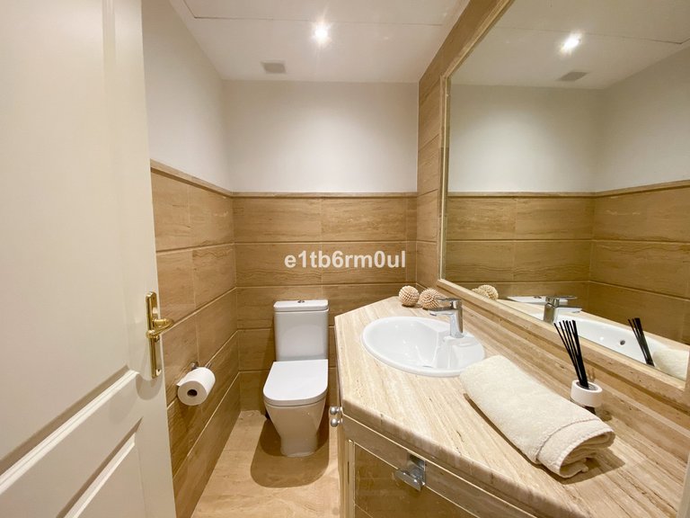 Apartment for Sale in Nueva Andalucía, Malaga 10