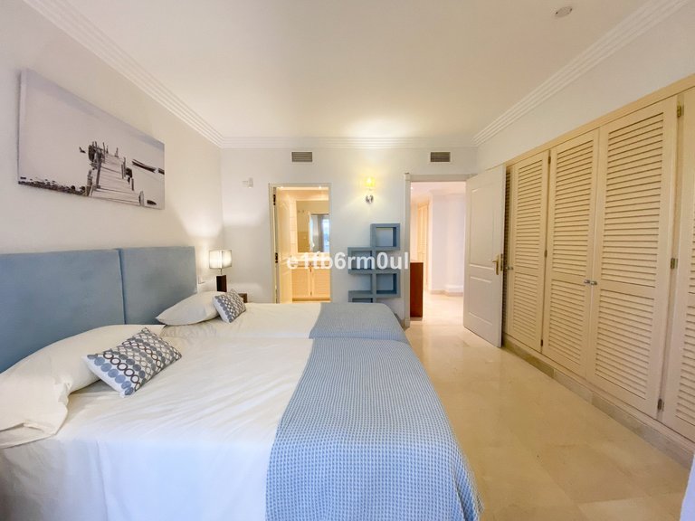 Apartment for Sale in Nueva Andalucía, Malaga 14