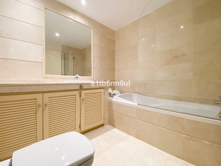Apartment for Sale in Nueva Andalucía, Malaga 15