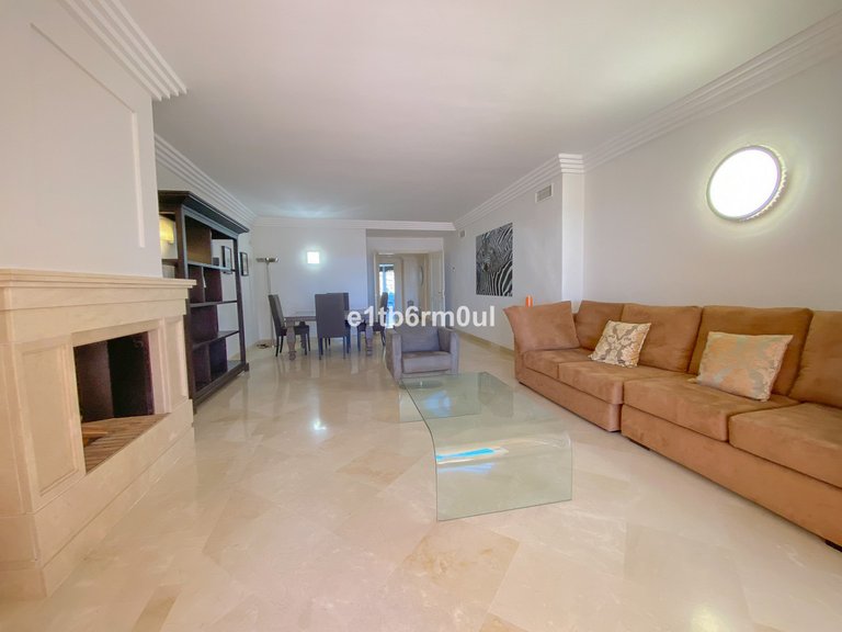 Apartment for Sale in Nueva Andalucía, Malaga 23