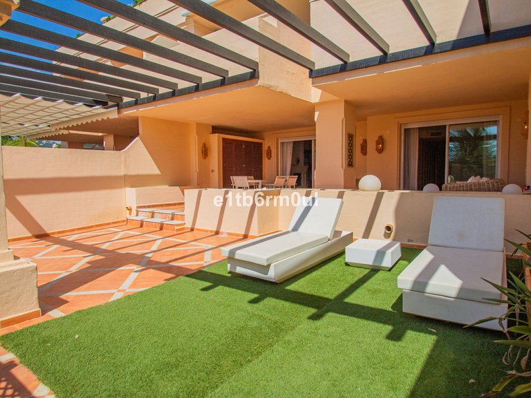 Apartment for Sale in Nueva Andalucía, Malaga 26
