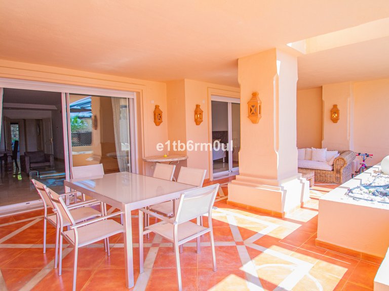 Apartment for Sale in Nueva Andalucía, Malaga 27
