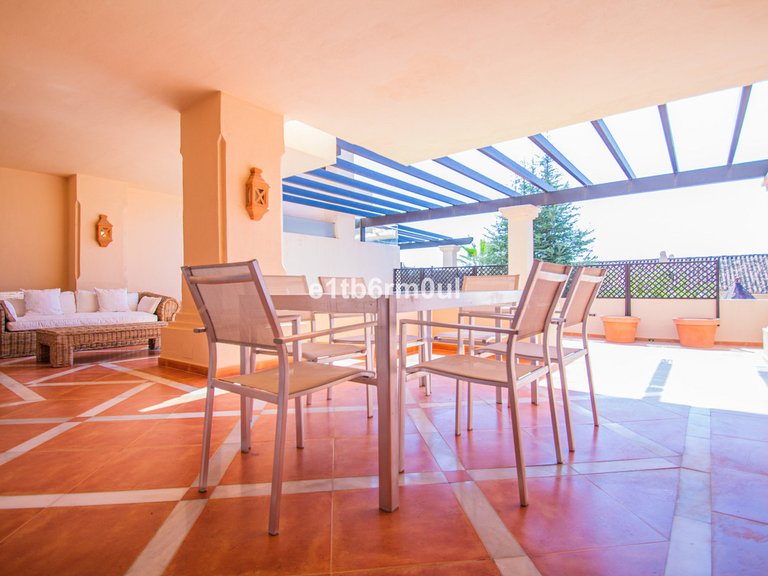 Apartment for Sale in Nueva Andalucía, Malaga 28