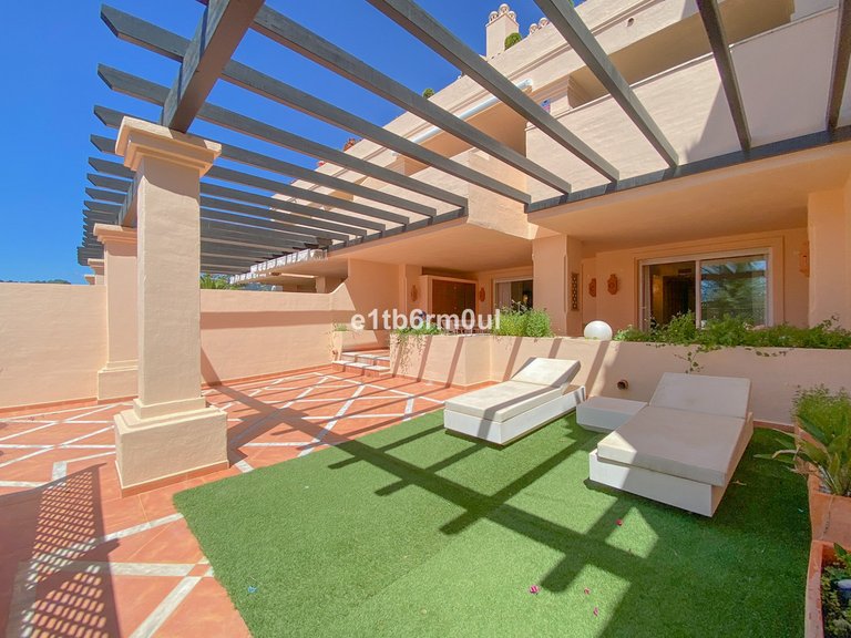 Apartment for Sale in Nueva Andalucía, Malaga 3