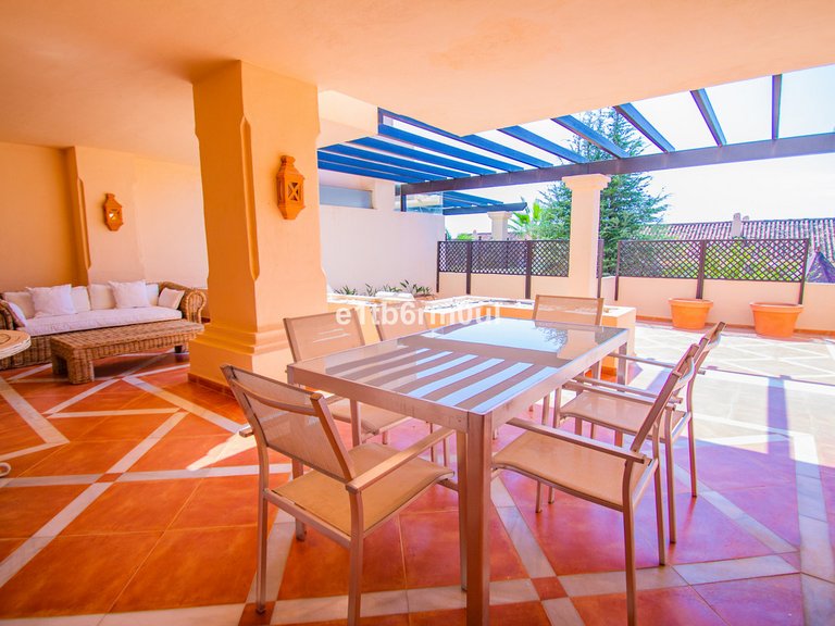 Apartment for Sale in Nueva Andalucía, Malaga 30