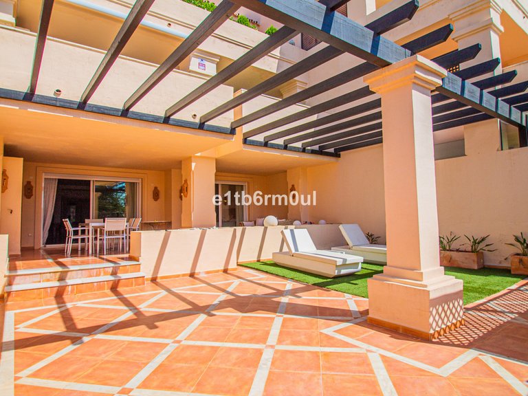 Apartment for Sale in Nueva Andalucía, Malaga 31