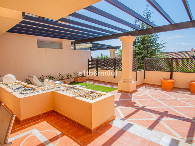 Apartment for Sale in Nueva Andalucía, Malaga 4