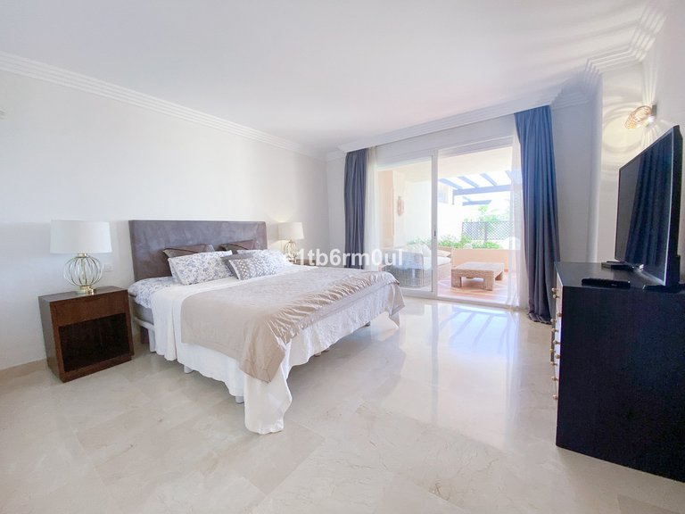 Apartment for Sale in Nueva Andalucía, Malaga 5