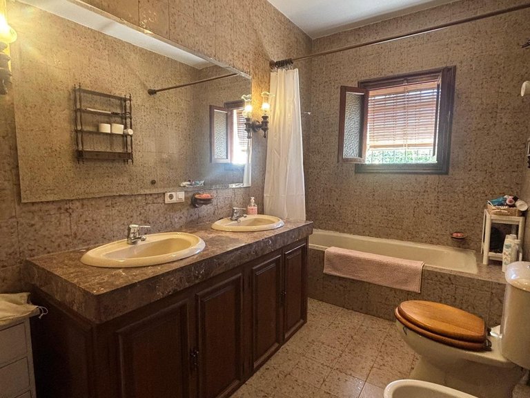 Villa for Sale in Mayorazgo, Malaga 13
