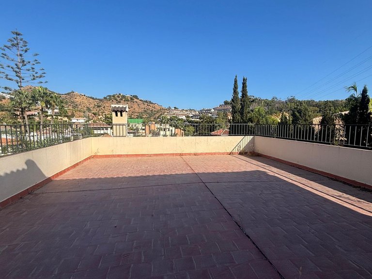 Villa for Sale in Mayorazgo, Malaga 9