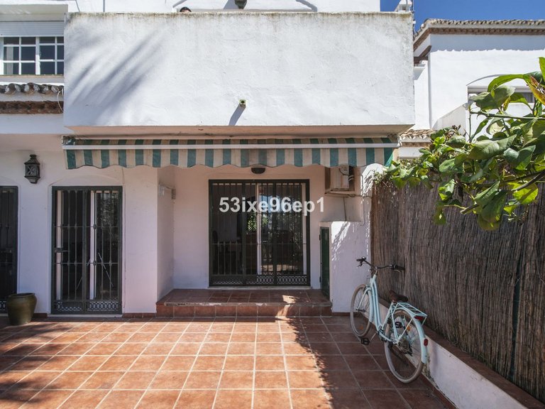 Villa for Sale in New Golden Mile, Malaga 12