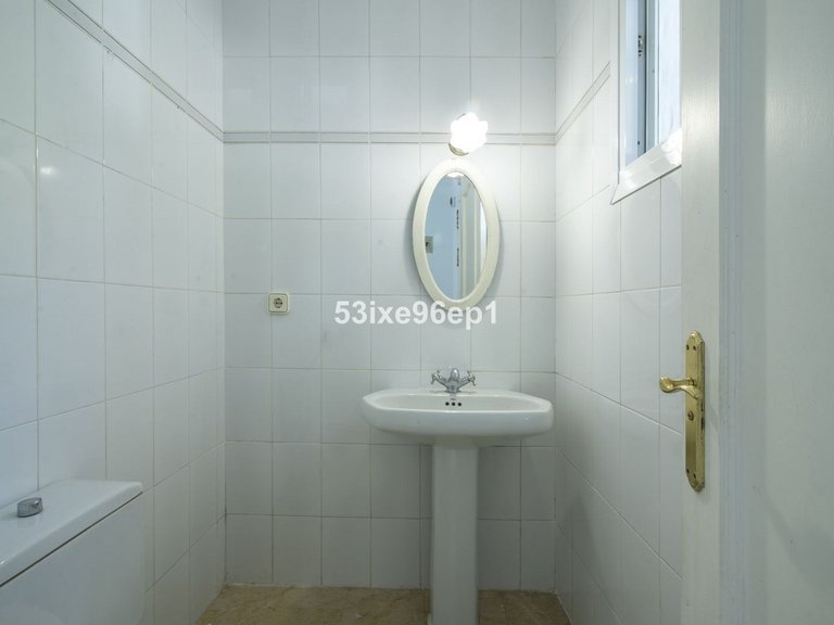 Villa for Sale in New Golden Mile, Malaga 13