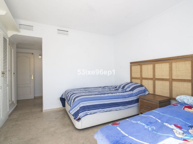 Villa for Sale in New Golden Mile, Malaga 17