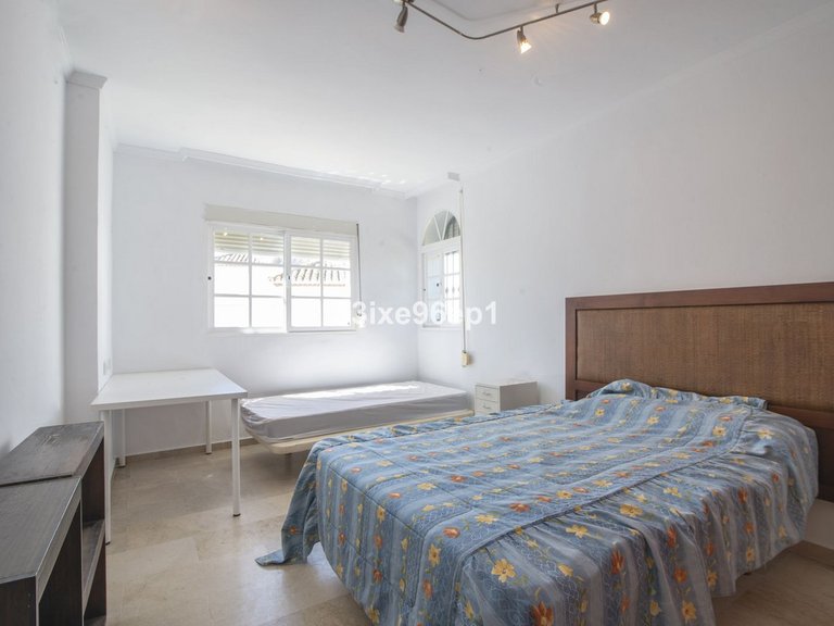 Villa for Sale in New Golden Mile, Malaga 19
