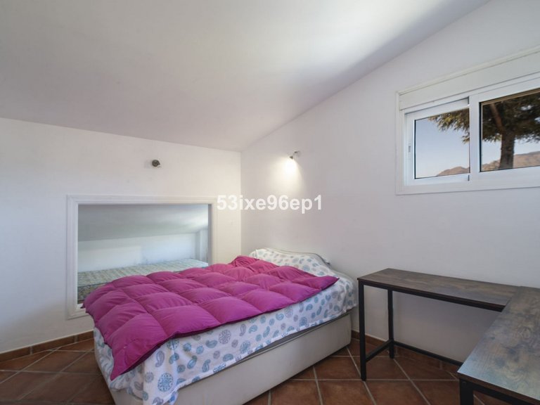 Villa for Sale in New Golden Mile, Malaga 22
