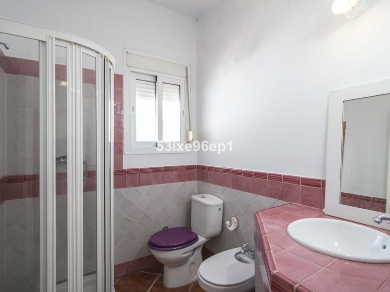 Villa for Sale in New Golden Mile, Malaga 24