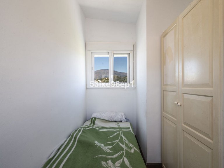 Villa for Sale in New Golden Mile, Malaga 25