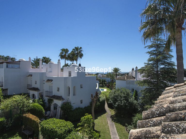 Villa for Sale in New Golden Mile, Malaga 28
