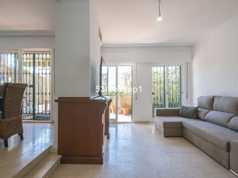 Villa for Sale in New Golden Mile, Malaga 3