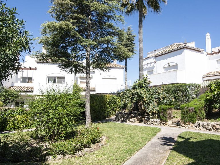 Villa for Sale in New Golden Mile, Malaga 30