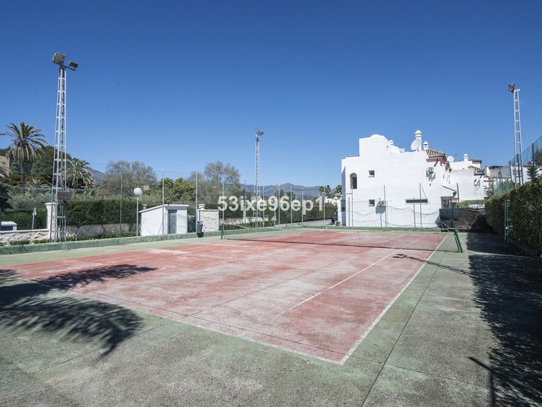 Villa for Sale in New Golden Mile, Malaga 33