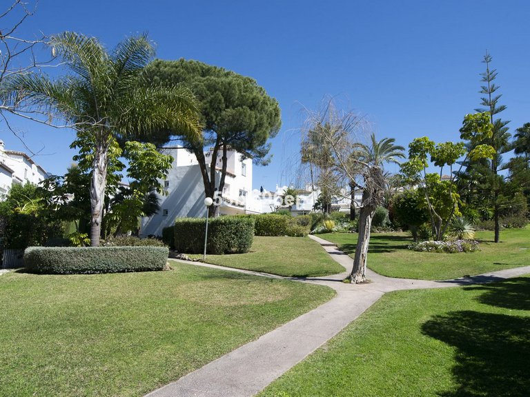 Villa for Sale in New Golden Mile, Malaga 34