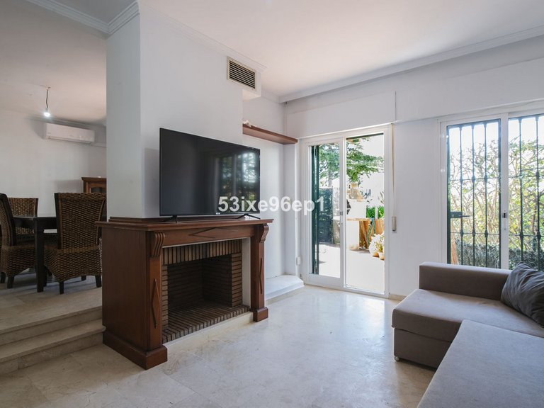 Villa for Sale in New Golden Mile, Malaga 4