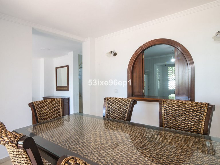 Villa for Sale in New Golden Mile, Malaga 6