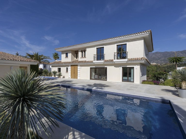 Villa for Sale in Mijas Golf, Malaga 12