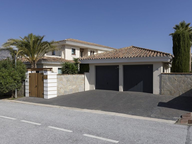 Villa for Sale in Mijas Golf, Malaga 13