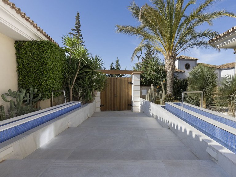 Villa for Sale in Mijas Golf, Malaga 8