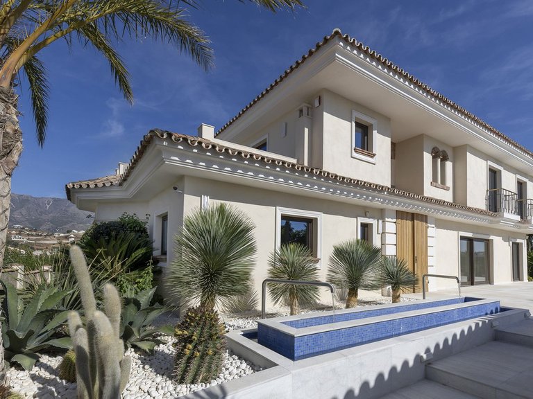 Villa for Sale in Mijas Golf, Malaga 9