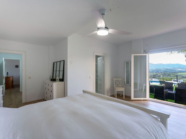 Villa for Sale in Coín, Malaga 18