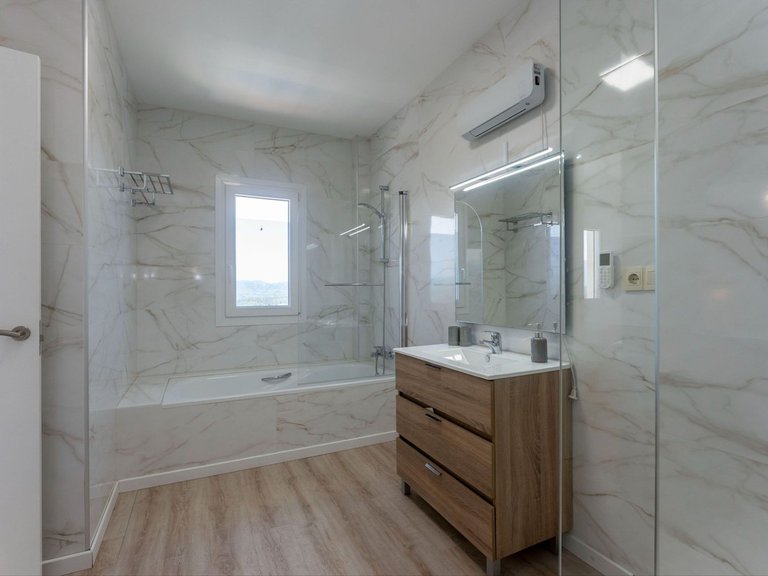 Villa for Sale in Coín, Malaga 44